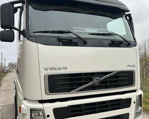 Белый Вольво FH 12, объемом двигателя 12 л и пробегом 698 тыс. км за 10900 $, фото 26 на Automoto.ua