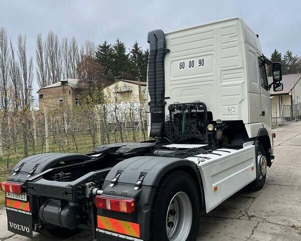 Белый Вольво FH 12, объемом двигателя 12 л и пробегом 698 тыс. км за 10900 $, фото 12 на Automoto.ua