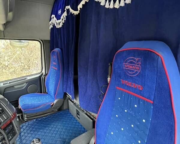 Белый Вольво FH 12, объемом двигателя 12 л и пробегом 698 тыс. км за 10900 $, фото 31 на Automoto.ua