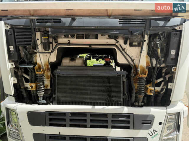 Вольво FH 12 2005 в Броварах на Automoto.ua Белый Вольво FH 12, объемом двигателя 12.13 л и пробегом 1 тыс. км за 11200 $, фото 5 на Automoto.ua