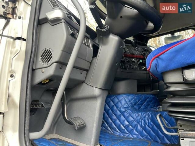 Белый Вольво FH 12, объемом двигателя 12 л и пробегом 698 тыс. км за 10900 $, фото 30 на Automoto.ua