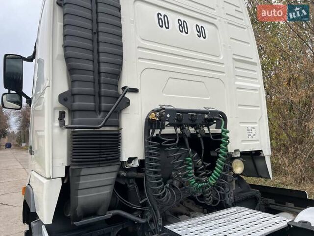 Белый Вольво FH 12, объемом двигателя 12 л и пробегом 698 тыс. км за 10900 $, фото 22 на Automoto.ua