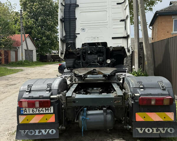 Вольво FH 12 2005 в Броварах на Automoto.ua Белый Вольво FH 12, объемом двигателя 12.13 л и пробегом 1 тыс. км за 11200 $, фото 2 на Automoto.ua