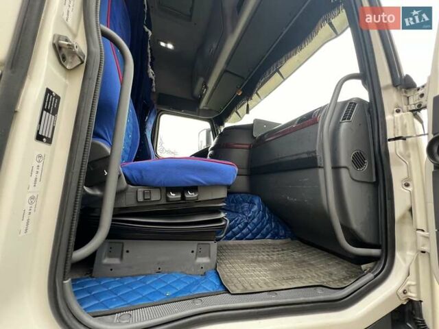 Белый Вольво FH 12, объемом двигателя 12 л и пробегом 698 тыс. км за 10900 $, фото 33 на Automoto.ua