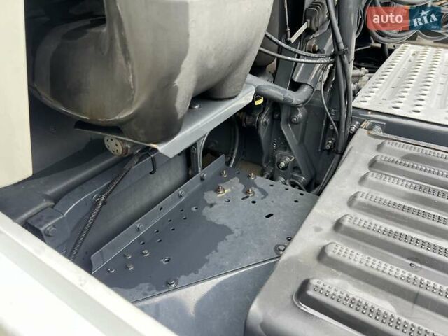 Белый Вольво FH 12, объемом двигателя 12 л и пробегом 698 тыс. км за 10900 $, фото 23 на Automoto.ua