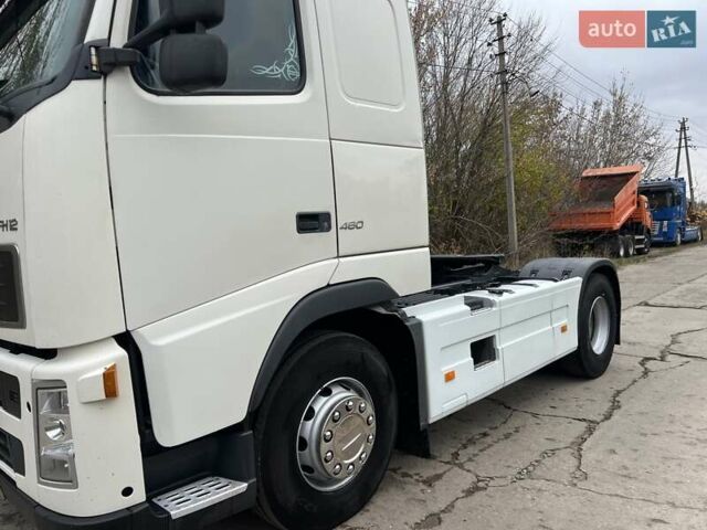 Белый Вольво FH 12, объемом двигателя 12 л и пробегом 698 тыс. км за 10900 $, фото 2 на Automoto.ua