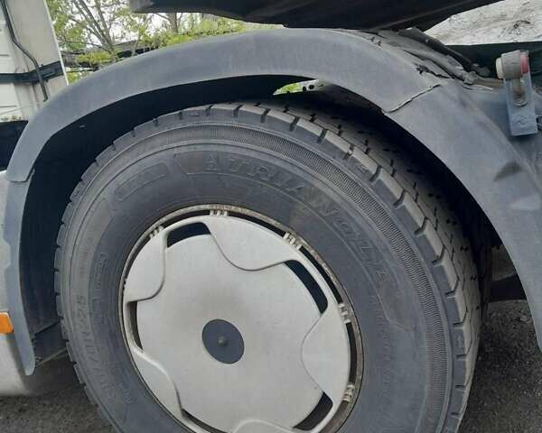 Белый Вольво FH 12, объемом двигателя 12.1 л и пробегом 2 тыс. км за 9500 $, фото 6 на Automoto.ua