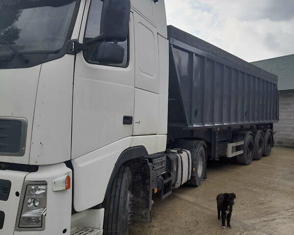 Білий Вольво FH 12, об'ємом двигуна 12.9 л та пробігом 100 тис. км за 28000 $, фото 1 на Automoto.ua