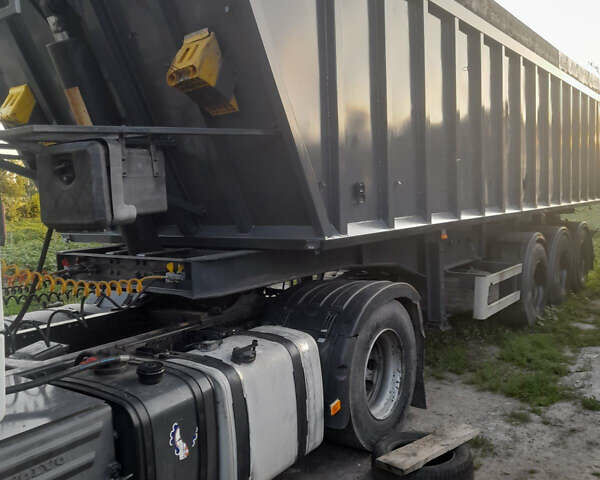 Білий Вольво FH 12, об'ємом двигуна 12.9 л та пробігом 100 тис. км за 28000 $, фото 3 на Automoto.ua