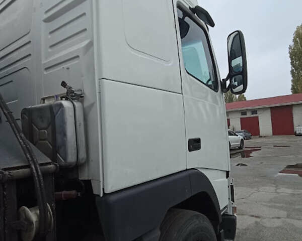 Білий Вольво FH 12, об'ємом двигуна 12.1 л та пробігом 100 тис. км за 34500 $, фото 21 на Automoto.ua