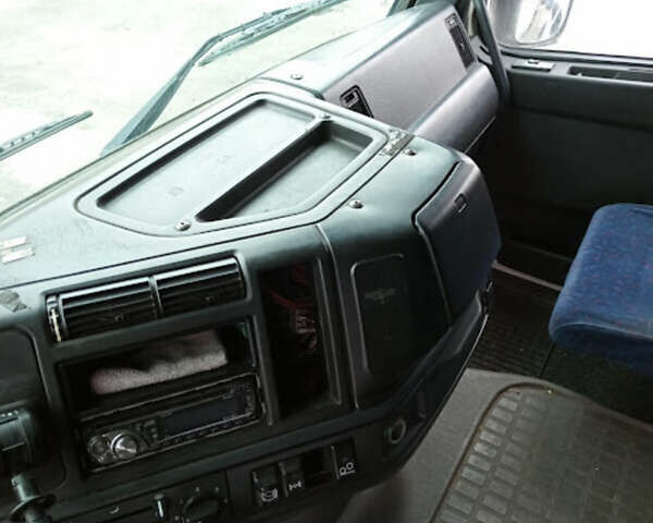 Білий Вольво FH 12, об'ємом двигуна 12.1 л та пробігом 100 тис. км за 34500 $, фото 25 на Automoto.ua