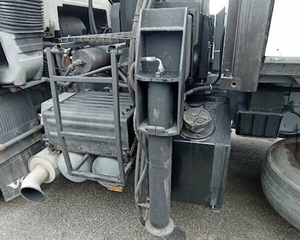 Білий Вольво FH 12, об'ємом двигуна 12.1 л та пробігом 100 тис. км за 34500 $, фото 17 на Automoto.ua