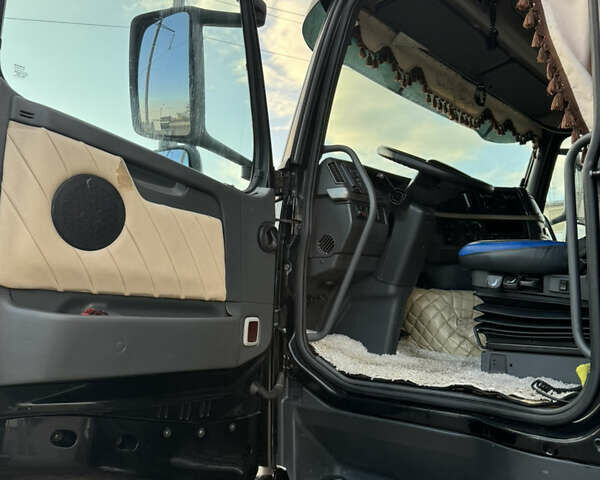 Черный Вольво FH 12, объемом двигателя 0 л и пробегом 1000 тыс. км за 10900 $, фото 13 на Automoto.ua