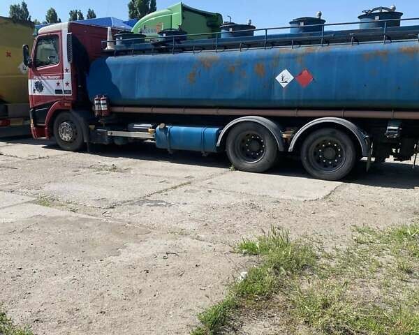 Красный Вольво FH 12, объемом двигателя 12.5 л и пробегом 100 тыс. км за 28500 $, фото 5 на Automoto.ua