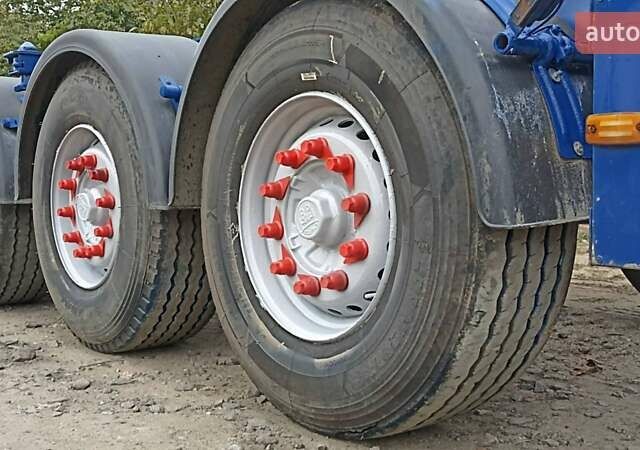 Красный Вольво FH 12, объемом двигателя 0 л и пробегом 1000 тыс. км за 6600 $, фото 9 на Automoto.ua
