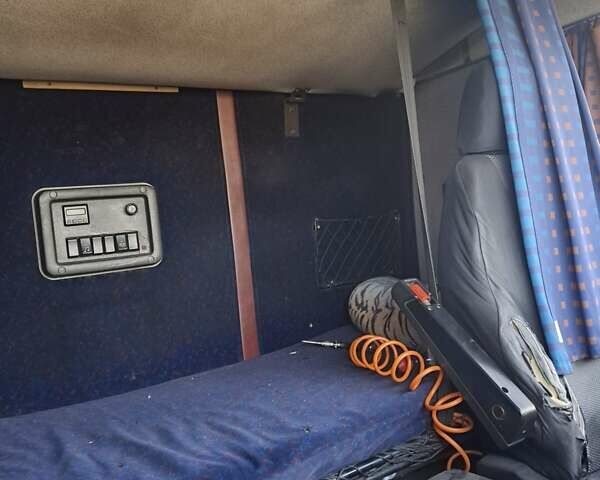 Червоний Вольво FH 12, об'ємом двигуна 12 л та пробігом 500 тис. км за 8700 $, фото 17 на Automoto.ua