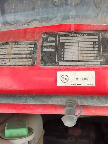 Красный Вольво FH 12, объемом двигателя 12 л и пробегом 865 тыс. км за 13000 $, фото 14 на Automoto.ua