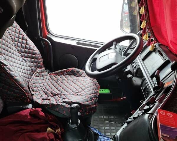 Красный Вольво FH 12, объемом двигателя 12.1 л и пробегом 700 тыс. км за 10500 $, фото 2 на Automoto.ua