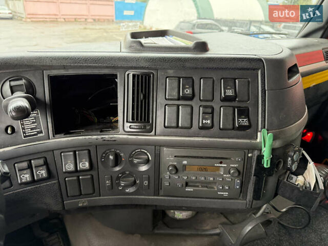Красный Вольво FH 12, объемом двигателя 12.1 л и пробегом 1 тыс. км за 6500 $, фото 15 на Automoto.ua