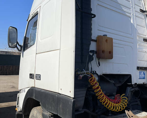 Вольво FH 12, объемом двигателя 0 л и пробегом 1000 тыс. км за 4000 $, фото 2 на Automoto.ua