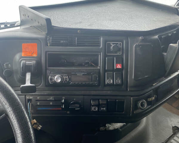 Вольво FH 12 2001 в Шумск на Automoto.ua Вольво FH 12, объемом двигателя 0 л и пробегом 1 тыс. км за 5600 $, фото 12 на Automoto.ua