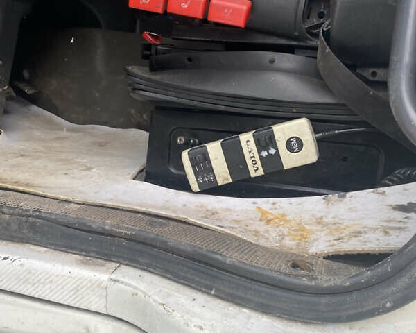 Вольво FH 12 2001 в Шумск на Automoto.ua Вольво FH 12, объемом двигателя 0 л и пробегом 1 тыс. км за 5600 $, фото 10 на Automoto.ua