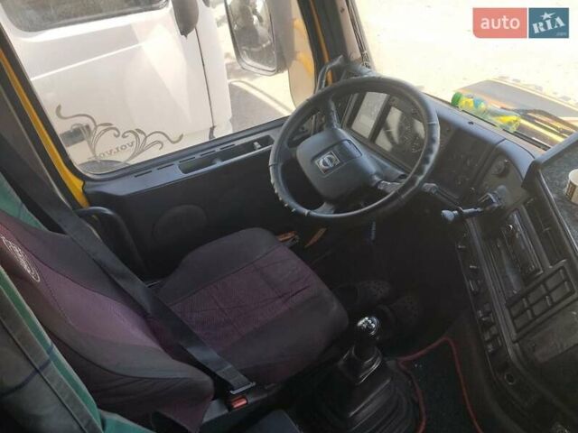 Желтый Вольво FH 12, объемом двигателя 12.1 л и пробегом 1000 тыс. км за 5700 $, фото 4 на Automoto.ua