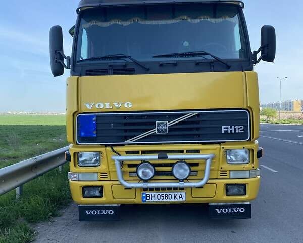 Желтый Вольво FH 12, объемом двигателя 12 л и пробегом 2 тыс. км за 7200 $, фото 6 на Automoto.ua