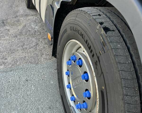Вольво FH 12 2004 у Чернігові на Automoto.ua Синій Вольво FH 12, об'ємом двигуна 0 л та пробігом 1 тис. км за 14500 $, фото 2 на Automoto.ua