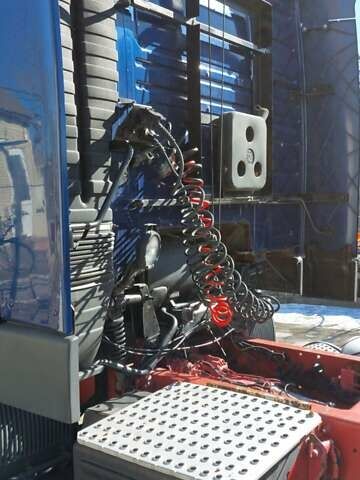 Синий Вольво FH 12, объемом двигателя 12 л и пробегом 120 тыс. км за 7100 $, фото 4 на Automoto.ua