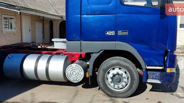 Синий Вольво FH 12, объемом двигателя 12 л и пробегом 120 тыс. км за 7100 $, фото 2 на Automoto.ua