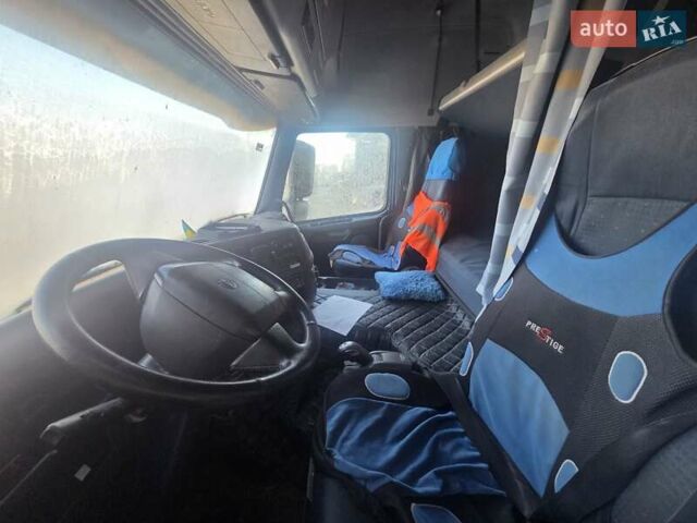 Синий Вольво FH 12, объемом двигателя 12.9 л и пробегом 1000 тыс. км за 35000 $, фото 3 на Automoto.ua