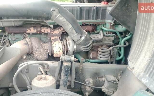 Вольво FH 12 2000 в Киеве на Automoto.ua Зеленый Вольво FH 12, объемом двигателя 12.1 л и пробегом 1 тыс. км за 5500 $, фото 4 на Automoto.ua