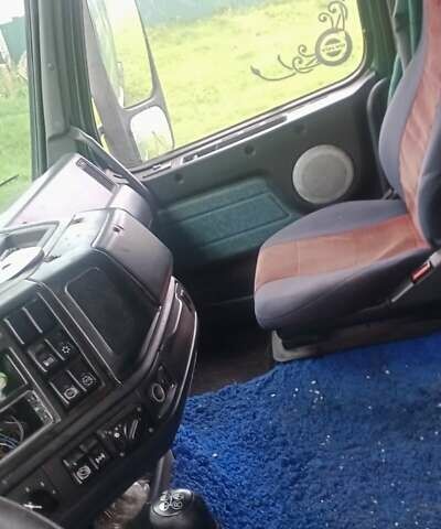 Зеленый Вольво FH 12, объемом двигателя 12.1 л и пробегом 120 тыс. км за 5500 $, фото 9 на Automoto.ua