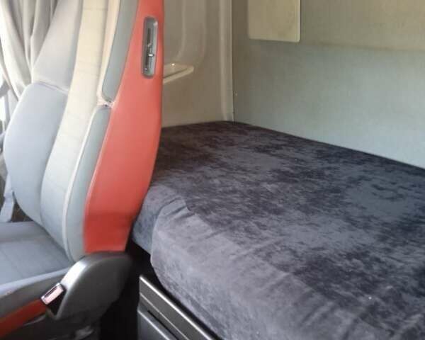 Білий Вольво FH 13, об'ємом двигуна 12.78 л та пробігом 750 тис. км за 31000 $, фото 6 на Automoto.ua