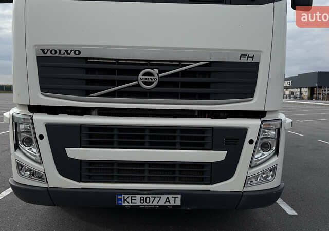 Білий Вольво FH 13, об'ємом двигуна 12.78 л та пробігом 470 тис. км за 85000 $, фото 1 на Automoto.ua