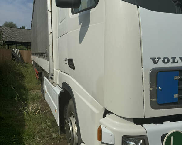 Белый Вольво FH 13, объемом двигателя 0 л и пробегом 1 тыс. км за 12500 $, фото 2 на Automoto.ua