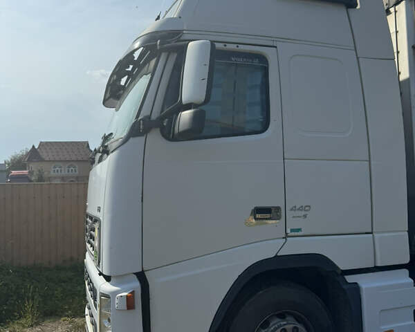 Белый Вольво FH 13, объемом двигателя 0 л и пробегом 1 тыс. км за 12500 $, фото 1 на Automoto.ua