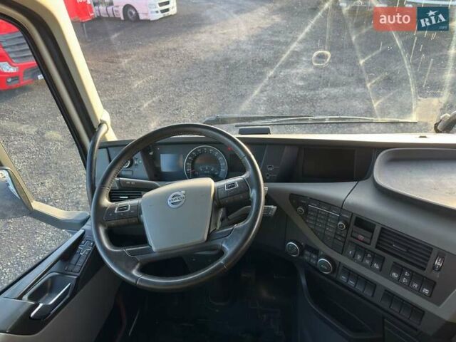 Белый Вольво FH 13, объемом двигателя 12.8 л и пробегом 668 тыс. км за 75900 $, фото 13 на Automoto.ua