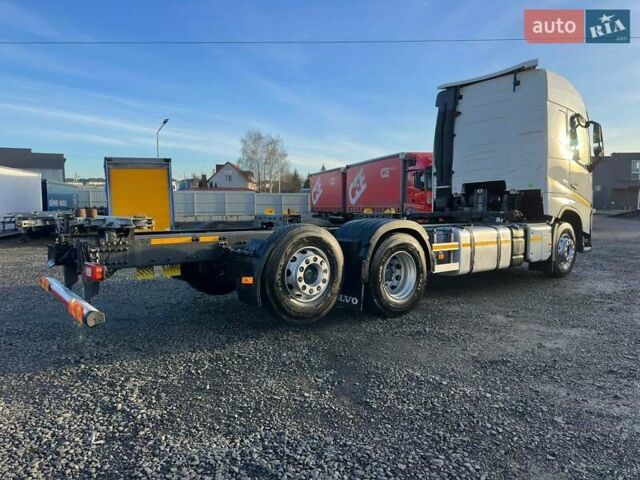 Белый Вольво FH 13, объемом двигателя 12.8 л и пробегом 668 тыс. км за 75900 $, фото 14 на Automoto.ua
