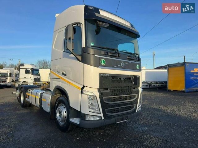 Белый Вольво FH 13, объемом двигателя 12.8 л и пробегом 668 тыс. км за 75900 $, фото 8 на Automoto.ua