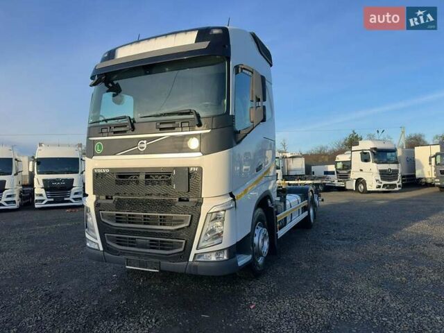 Белый Вольво FH 13, объемом двигателя 12.8 л и пробегом 668 тыс. км за 75900 $, фото 9 на Automoto.ua