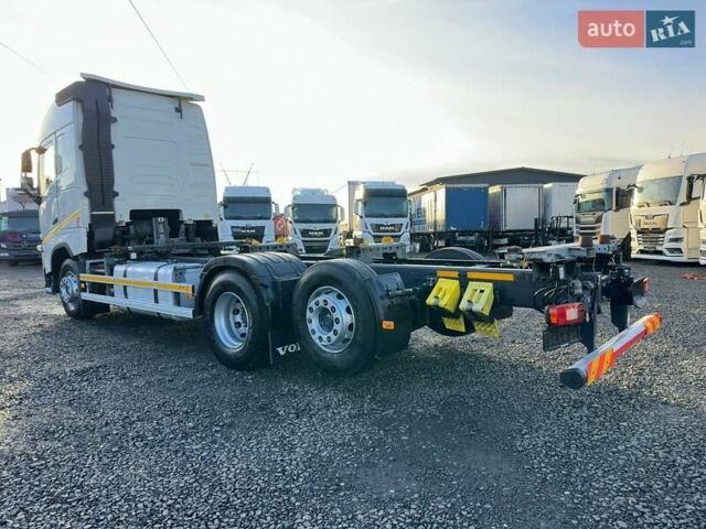 Белый Вольво FH 13, объемом двигателя 12.8 л и пробегом 668 тыс. км за 75900 $, фото 22 на Automoto.ua