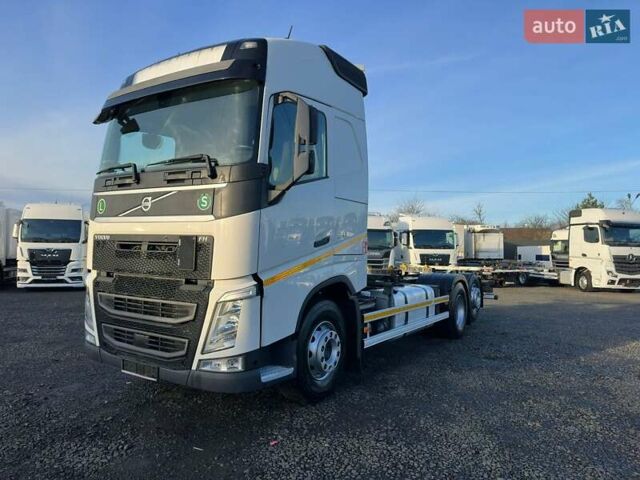 Белый Вольво FH 13, объемом двигателя 12.8 л и пробегом 668 тыс. км за 75900 $, фото 4 на Automoto.ua