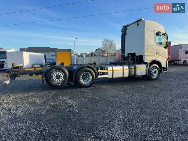 Белый Вольво FH 13, объемом двигателя 12.8 л и пробегом 668 тыс. км за 75900 $, фото 25 на Automoto.ua