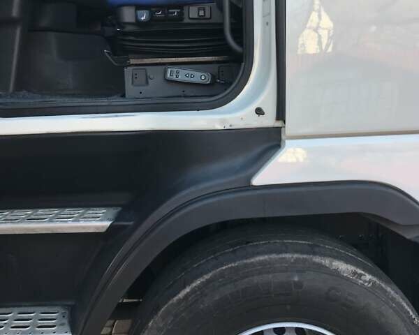 Белый Вольво FH 13, объемом двигателя 12.77 л и пробегом 1 тыс. км за 21500 $, фото 16 на Automoto.ua