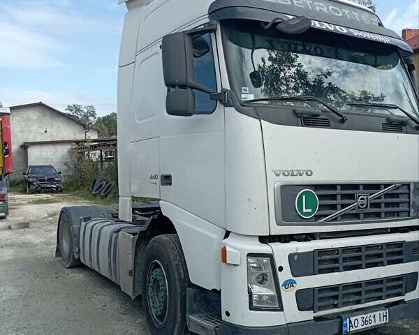 Белый Вольво FH 13, объемом двигателя 12.77 л и пробегом 1 тыс. км за 21000 $, фото 14 на Automoto.ua