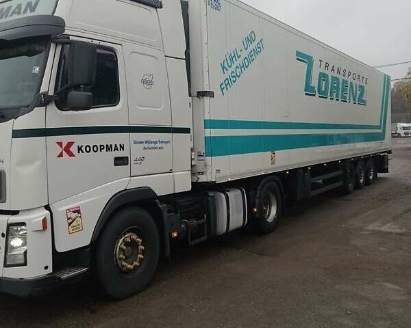 Белый Вольво FH 13, объемом двигателя 12.78 л и пробегом 2 тыс. км за 13000 $, фото 2 на Automoto.ua