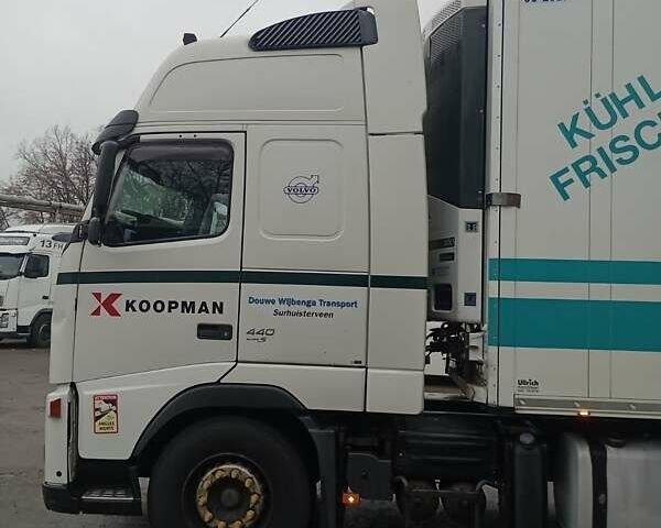 Белый Вольво FH 13, объемом двигателя 12.78 л и пробегом 2 тыс. км за 13000 $, фото 8 на Automoto.ua