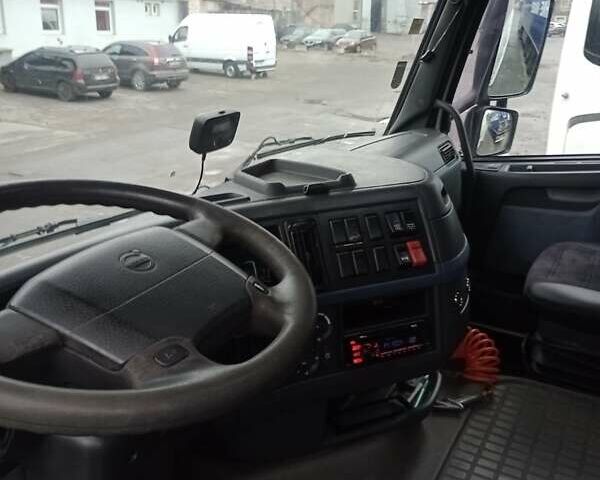 Белый Вольво FH 13, объемом двигателя 12.78 л и пробегом 2 тыс. км за 13000 $, фото 12 на Automoto.ua